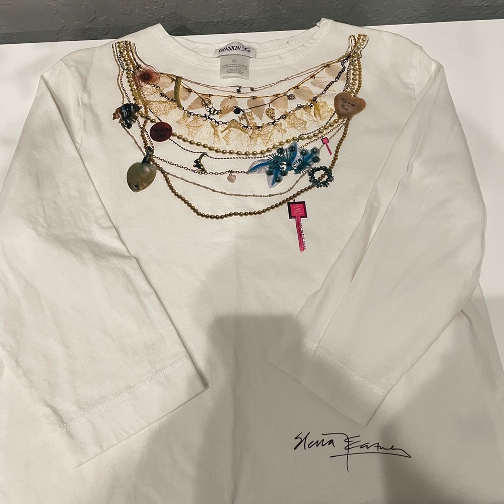 Beautiful Stella McCarthy Danskin long sleeve. “Key to the Cure”